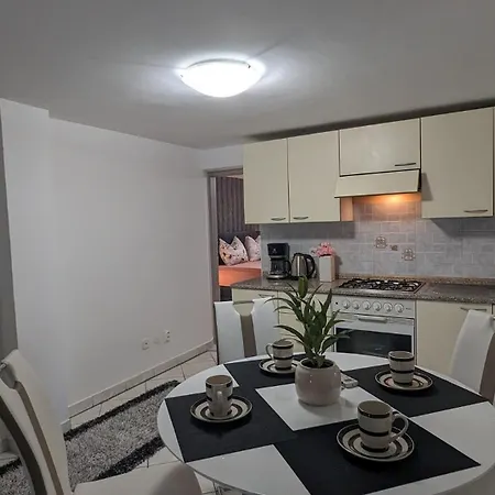 Kartal In The Center Of Near The Beach Holiday home *