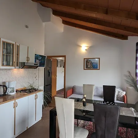 Holiday home Kartal In The Center Of Near The Beach