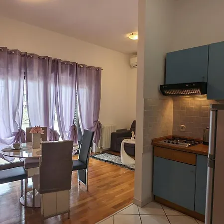 Kartal In The Center Of Near The Beach Porec