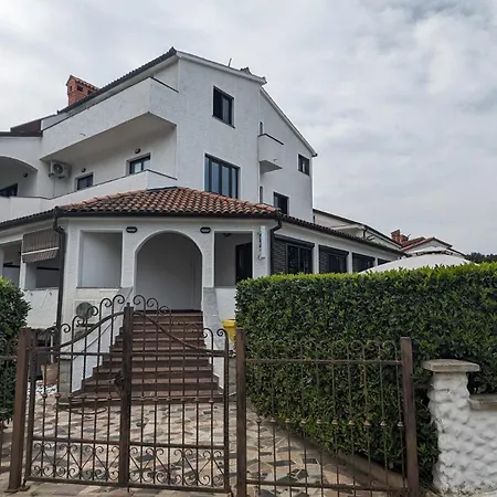Kartal In The Center Of Near The Beach * Porec